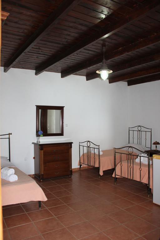 Lalloudes Seaside Accommodation Exo Nimfion Chambre photo