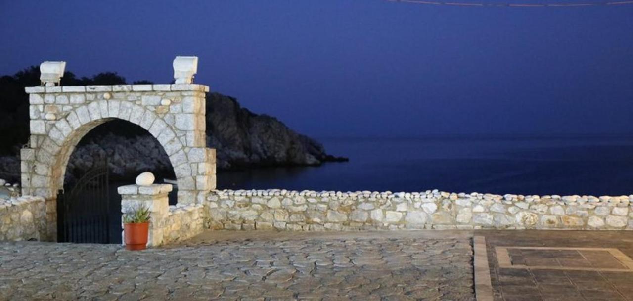 Lalloudes Seaside Accommodation Exo Nimfion Extérieur photo